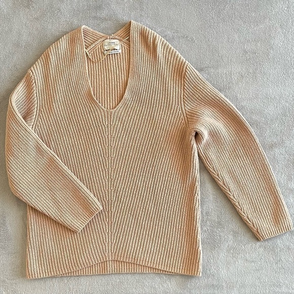Urban Outfitters Oversize V Neck Sweater Tan/Beige size XS - Picture 2 of 9